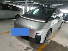 Li Auto Li Xiang MEGA Ultra - ფოტო 1