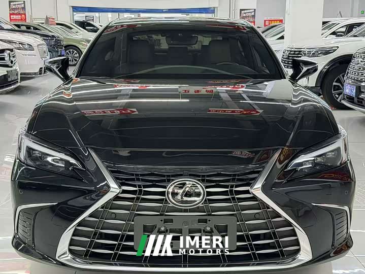 Lexus ES 2025 300h Premium Edition - ავტომობილი ჩინეთიდან