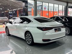 Lexus ES 200 Premium Edition - ფოტო 6
