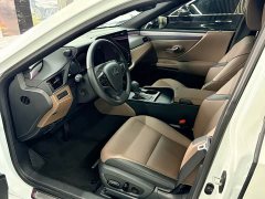 Lexus ES 200 Premium Edition - ფოტო 7