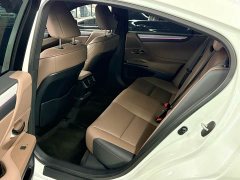 Lexus ES 200 Premium Edition - ფოტო 8