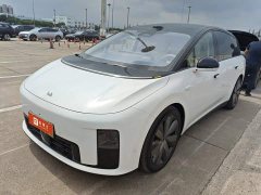 Li Auto i8 Standard Edition - ფოტო 1