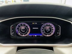 Volkswagen Touareg 300TSI Two-Wheel Drive Moonlight Edition - ფოტო 8