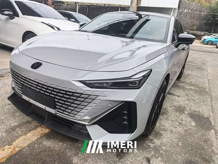 Changan UNI-V 2022 1.5T Smart Navigation Edition - ავტომობილი ჩინეთიდან