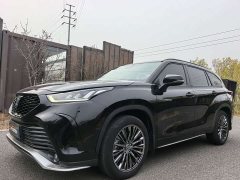Toyota Crown Venza 2.5L HEV AWD Luxury - ფოტო 3