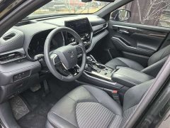 Toyota Crown Venza 2.5L HEV AWD Luxury - ფოტო 7