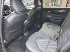Toyota Crown Venza 2.5L HEV AWD Luxury - ფოტო 8