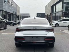Hyundai Elantra 1.5L CVT Luxury - ფოტო 11