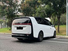 Li Auto MEGA 2025 Home Family Edition - ფოტო 11