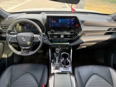 Toyota Crown Venza 2.5L HEV AWD Premium - ფოტო 6