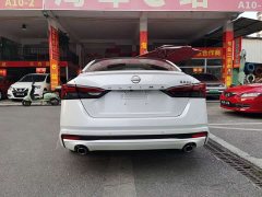 Nissan Altima 2.0L SV Black Gold Edition - ფოტო 10