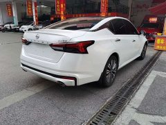 Nissan Altima 2.0L SV Black Gold Edition - ფოტო 12