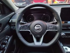Nissan Altima 2.0L SV Black Gold Edition - ფოტო 14