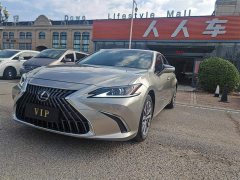 Lexus ES 200 Excellence Edition - ფოტო 1