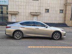Lexus ES 200 Excellence Edition - ფოტო 5