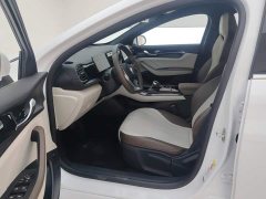 BYD Qin PLUS Glory Edition DM-i 55KM Leading - ფოტო 9
