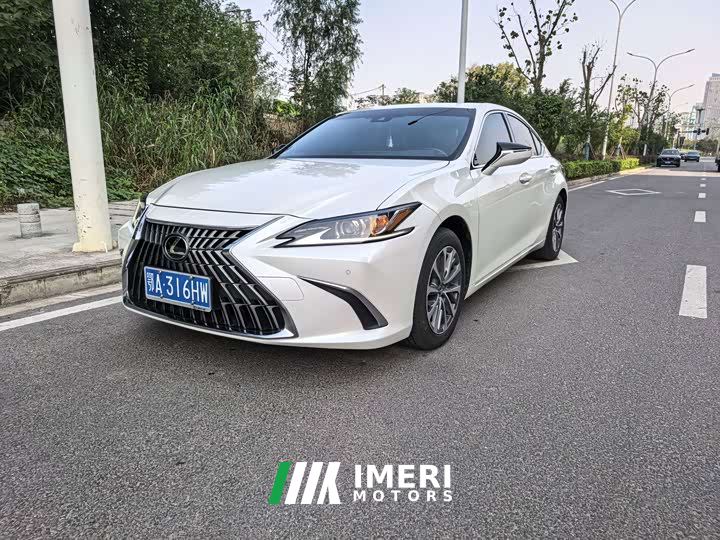 Lexus ES 200 Excellence Edition