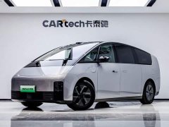 Li Auto MEGA Ultra Smart Refresh Edition - ფოტო 1