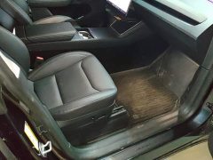 Tesla Model Y Rear-Wheel Drive Launch Edition - ფოტო 8