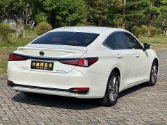 Lexus ES 2022 300h Excellence Edition - ფოტო 12