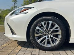 Lexus ES 2022 300h Excellence Edition - ფოტო 16