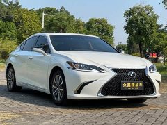 Lexus ES 2022 300h Excellence Edition - ფოტო 3