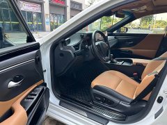 Lexus ES 2022 300h Excellence Edition - ფოტო 4