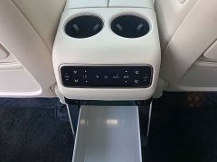 Li Auto i8 Standard Edition - ფოტო 10