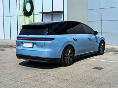 Li Auto i8 Standard Edition - ფოტო 4