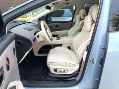Li Auto i8 Standard Edition - ფოტო 5