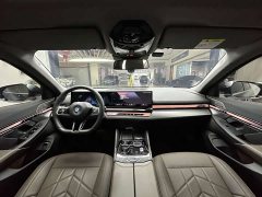 BMW 5 Series 530Li Premier M Sport Package - ფოტო 9