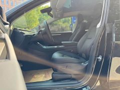 Tesla Model Y Rear-Wheel Drive - ფოტო 5