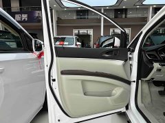 Buick GL8 Land Business Class Smart Edition - ფოტო 18