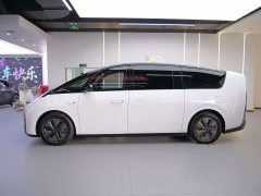 Li Auto MEGA Home Family Edition - ფოტო 4