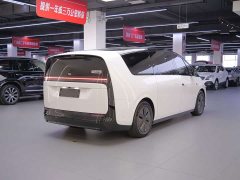 Li Auto MEGA Home Family Edition - ფოტო 9