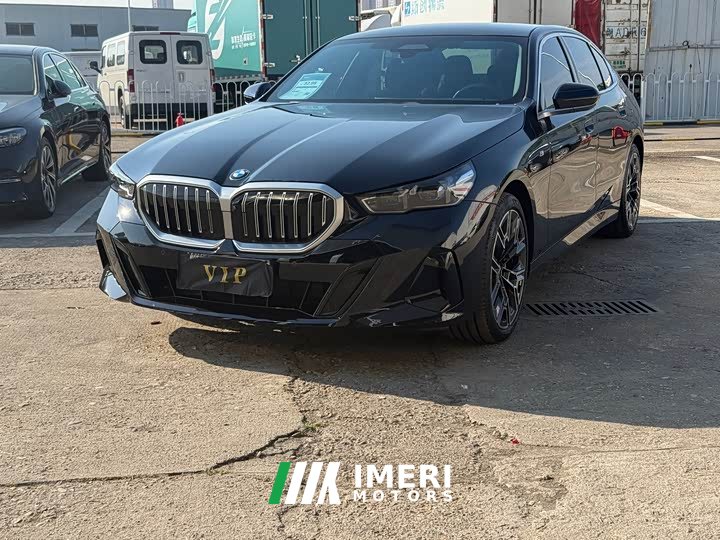 BMW 5 Series 530Li Luxury M Sport Package - ავტომობილი ჩინეთიდან