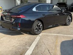 BMW 5 Series 530Li Luxury M Sport Package - ფოტო 11
