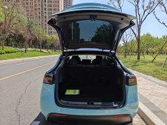 Tesla Model Y Rear-Wheel Drive - ფოტო 9