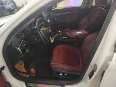 BMW 5 Series 525Li Luxury Package - ფოტო 14