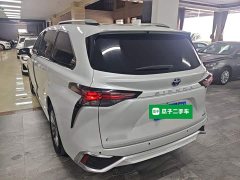 Toyota Sienna 2.5L Hybrid Comfort Edition - ფოტო 4
