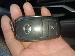 Toyota Frontlander 2.0L CVT Luxury - ფოტო 8
