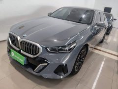 BMW 5 Series 525Li M Sport Package - ფოტო 1