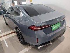 BMW 5 Series 525Li M Sport Package - ფოტო 4