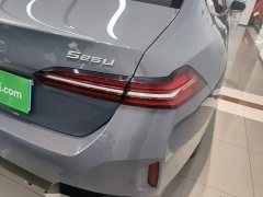 BMW 5 Series 525Li M Sport Package - ფოტო 7