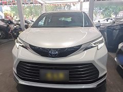 Toyota Sienna 2.5L Hybrid Premium Edition - ფოტო 2