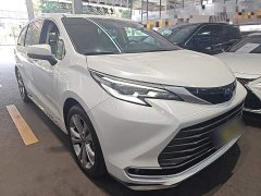 Toyota Sienna 2.5L Hybrid Premium Edition - ფოტო 3