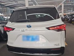 Toyota Sienna 2.5L Hybrid Premium Edition - ფოტო 5