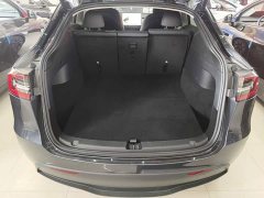 Tesla Model Y Rear-Wheel Drive - ფოტო 18
