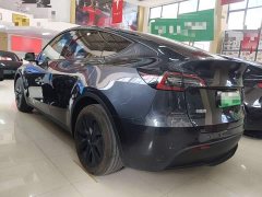 Tesla Model Y Rear-Wheel Drive - ფოტო 4