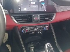 Alfa Romeo Giulia 2.0T 280HP Luxury - ფოტო 12